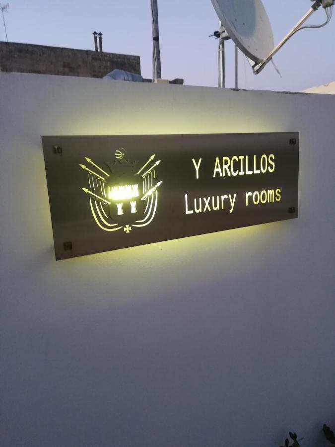 Y Arcillos Luxury Rooms Lecce Exterior foto