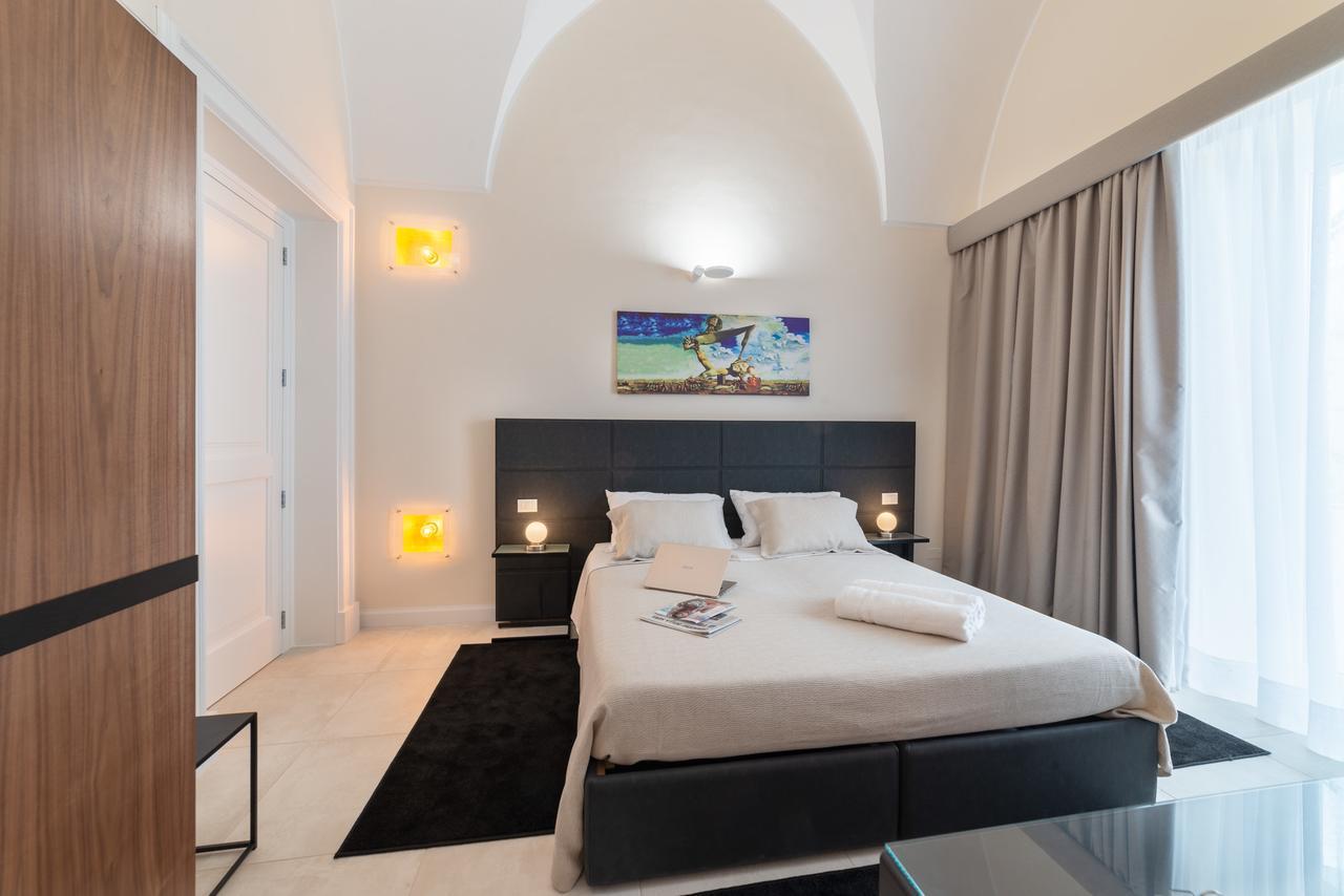 Y Arcillos Luxury Rooms Lecce Exterior foto