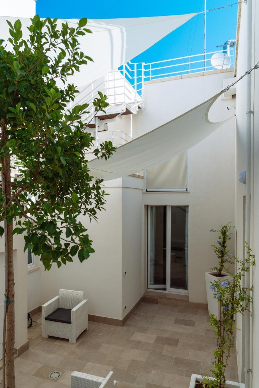 Y Arcillos Luxury Rooms Lecce Exterior foto